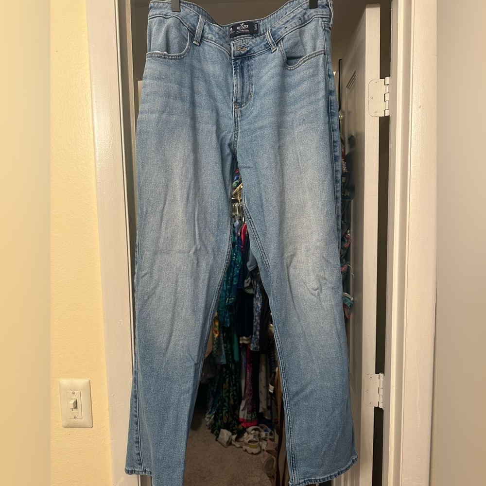 Hollister Low-Rise Boyfriend Jean